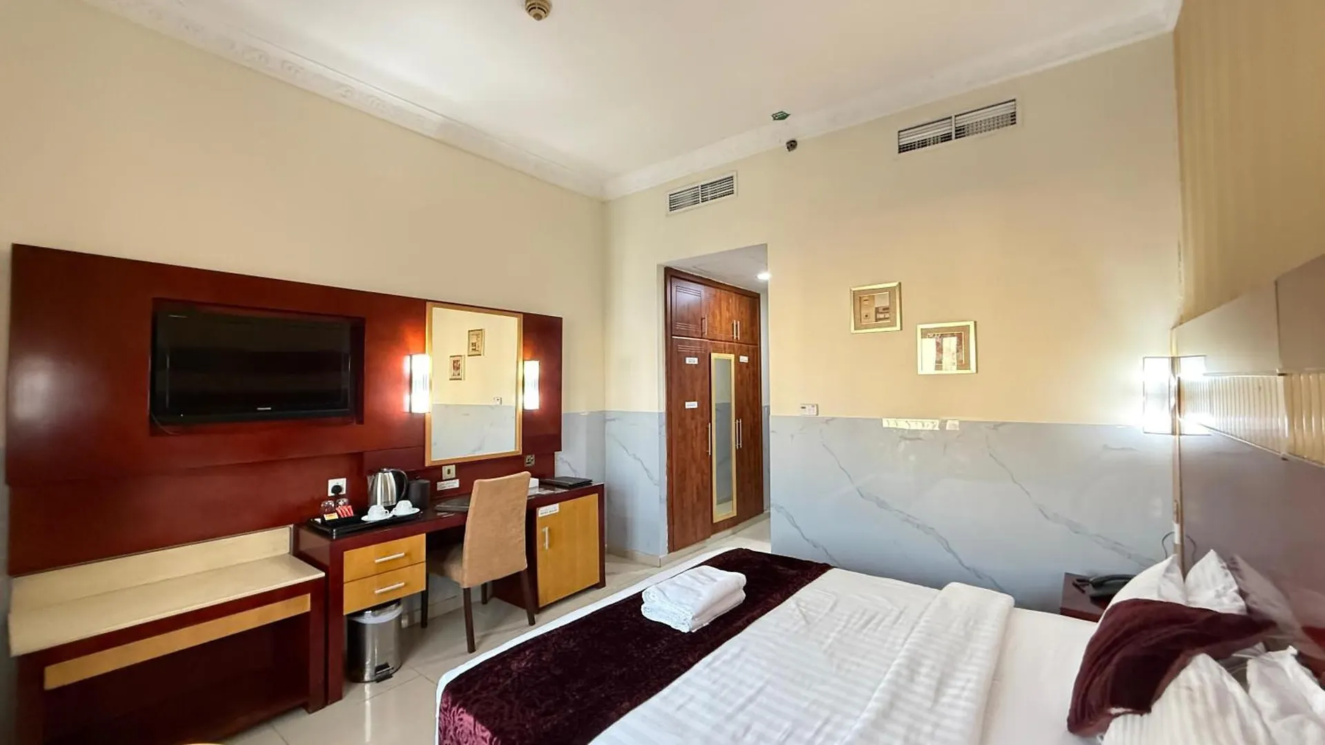 Belvilla Luxury Phoenix East Beach Dubai 4*,  Emirados Árabes Unidos
